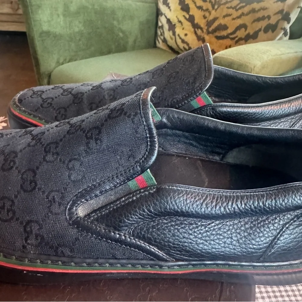 Gucci Dublin Slip On Sneaker in Black GG Canvas with G/R/G detail. Size 10.5 - Picture 15 of 16